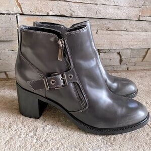 Aquatalia Gray Leather Heeled Ankle Boots Booties Moto Buckle: 12